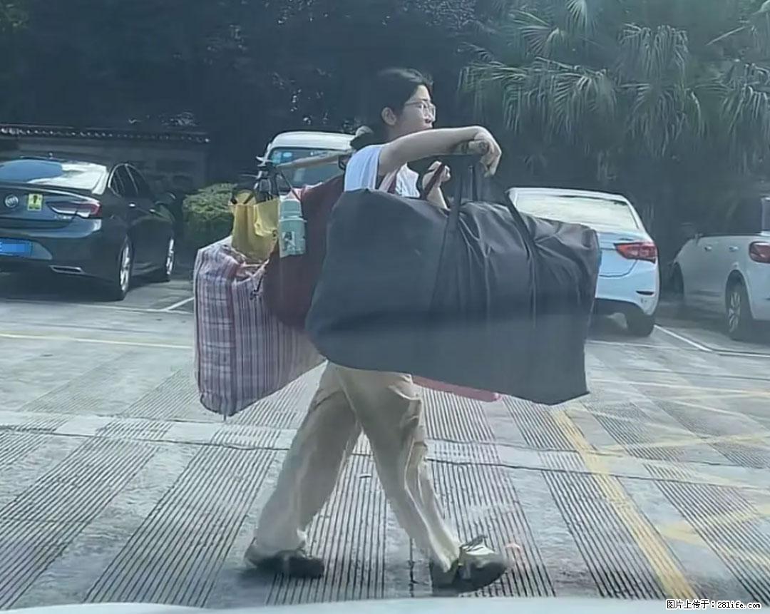 全网追的“扁担女孩”,找了一份暑假工,时薪12元 - 宜宾生活资讯 - 宜宾28生活网 yb.28life.com