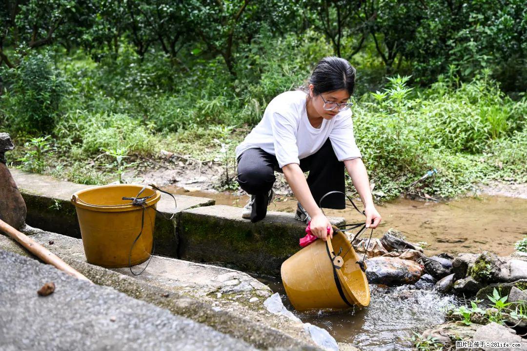 全网追的“扁担女孩”,找了一份暑假工,时薪12元 - 宜宾生活资讯 - 宜宾28生活网 yb.28life.com